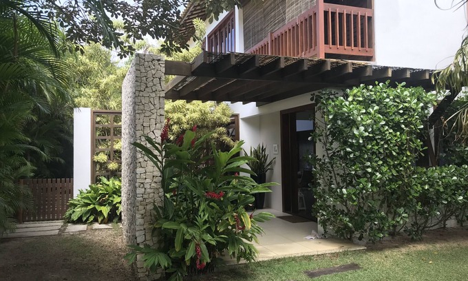 Itacimirim House | Casa 5 Suítes, Piscina, Wifi, em Cond Fechado, Arborizado, 700m Perto da Praia