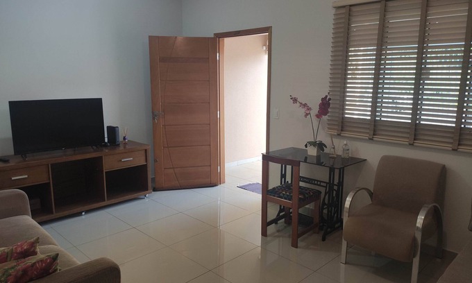 Londrina House | Casa Aconchegante I - Perto da UEL e shopping.