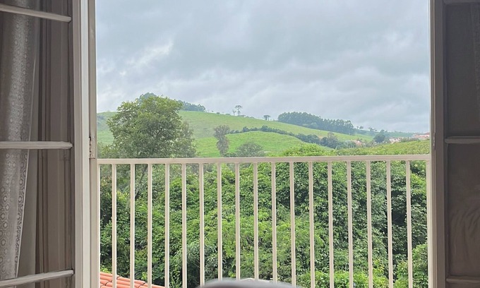 Caldas House | Casa Aconchegante com Vista Para a Serra