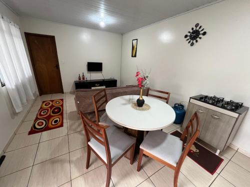 Santa Felicidade House | Casa aconchegante fácil acesso Br 277 e Aeroporto