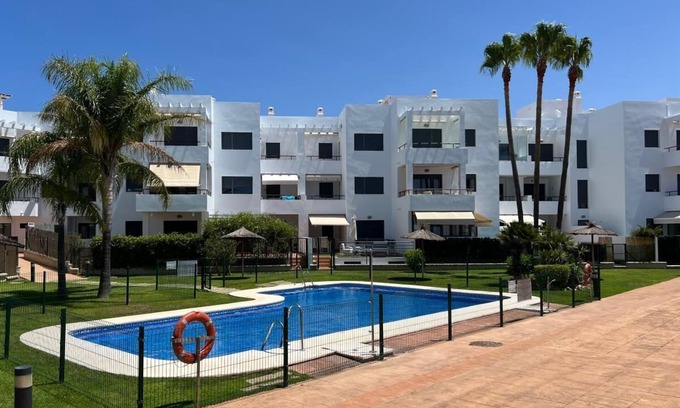 Conil de la Frontera City Center House | Casa Alba-Comfortable townhouse with fantastic views from the roof terrace and communal pool