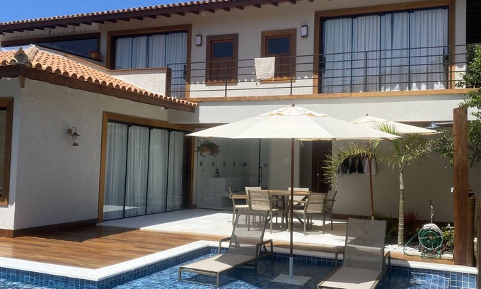 Brava House | Casa Alto Padrão a 100 Metros da Praia Brava