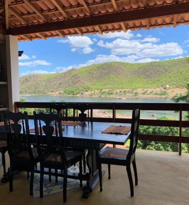 Piranhas House | Casa Amarela - 3 suítes e piscina