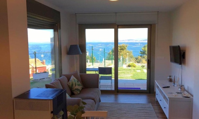 Cangas House | Casa apartamento a pie de playa Areabrava - en Cangas - Hio -Galicia- España