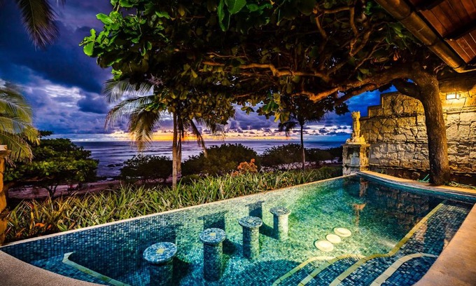 Playa Langosta Villa | Casa Arrecife - 5bdr Beachfront Villa - Ethereal sunsets