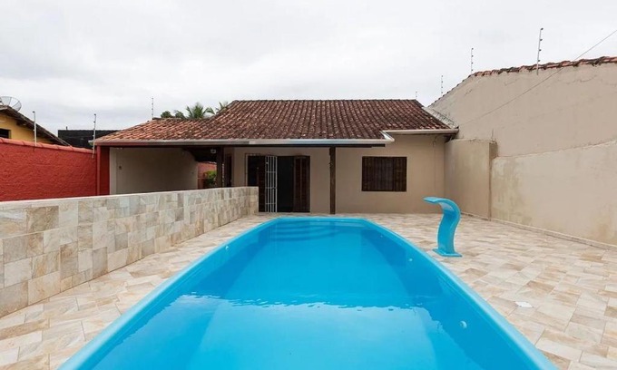 Itanhaem House | Casa até 13 pessoas, Praia de Gaivotas, Itanhaém, piscina,300MB WiFi, churrasqueira