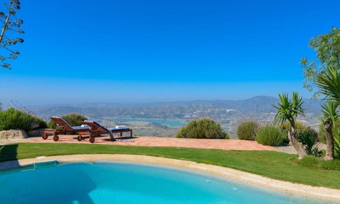 Alcaucin House | Casa Belmonte Alcaucín by Ruralidays