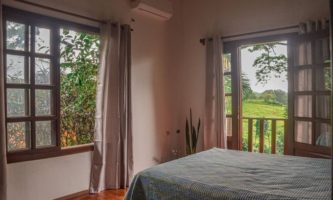 Javilla House | Casa Bugambiliann