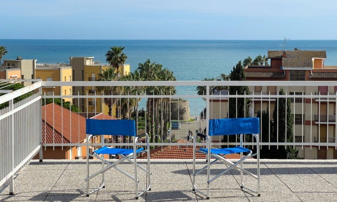 San Bartolomeo al Mare Apartment | Casa Carlotta - Little studio apartment, 2 people, private parking, 200 m from beach