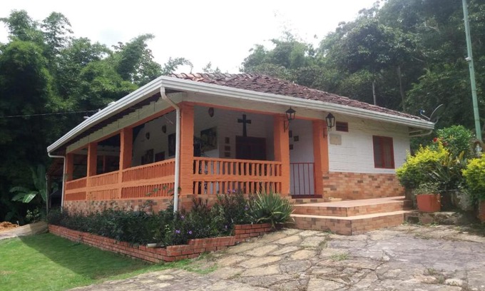 Curiti House | Casa campestre via Curití-San Gil