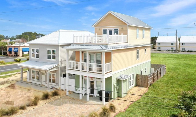 Bel Air House | Casa Cobia - Heated Pool! 4BR/4BA Sleeps 12!