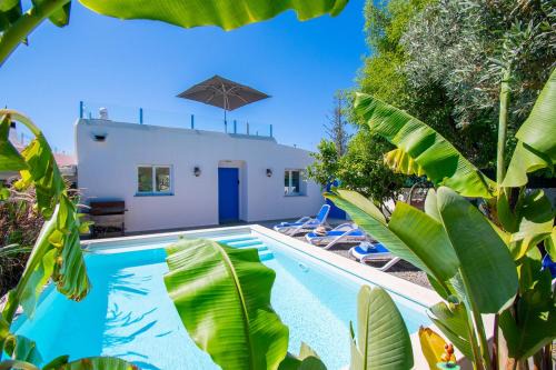 Vale de Covo House | Casa Colmeia - Charming 2-Bedroom Cottage