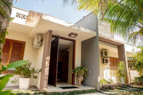 Centro House | Casa com Jardim no Centro de Jaraguá do Sul