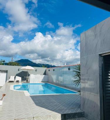 Peruibe House | CASA COM PISCINA - PeRUIBE