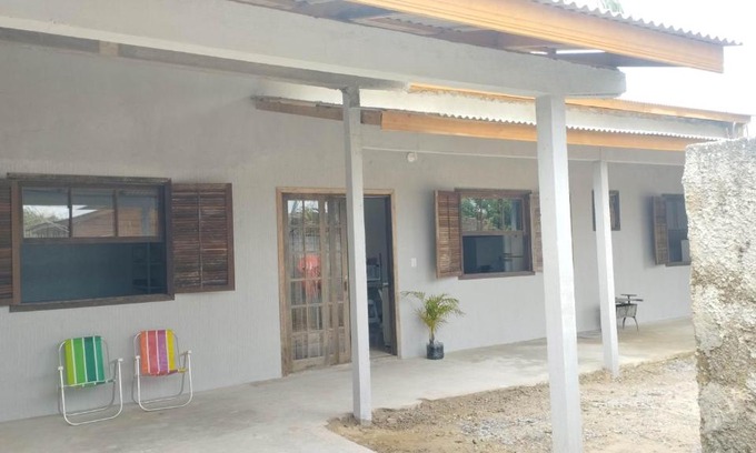 Matinhos House | Casa com Wi-fi, pertinho do Mar!