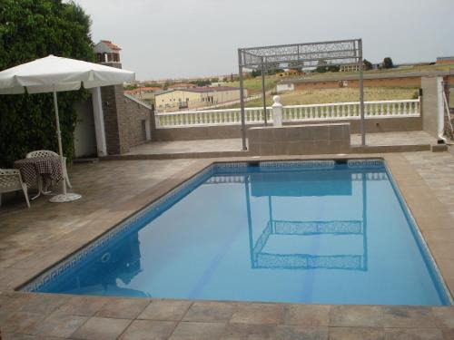 Erustes House | Casa con Piscina cerca de Toledo