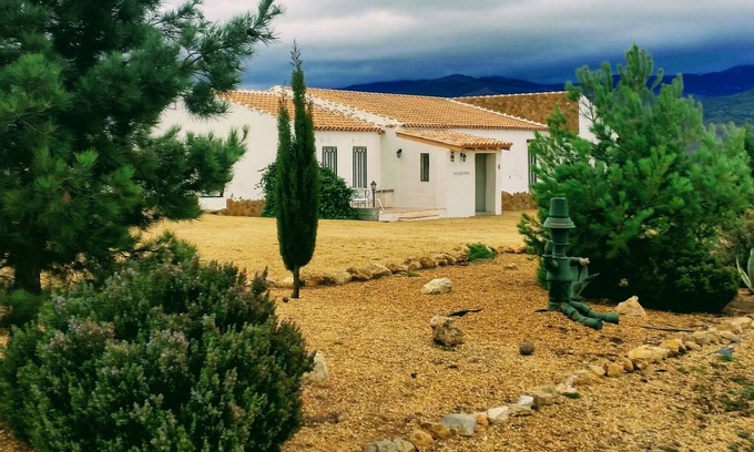Seron Villa | Casa con Vistas (Rural Spanish Villa with large apartment)
