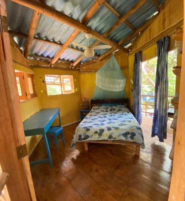 Serra Grande House | Casa de bambu e garrafas no litoral de Serra Grande