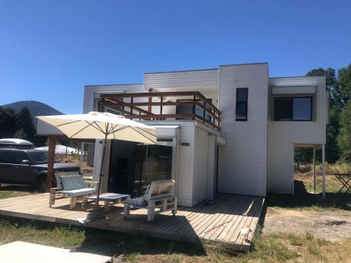 Pucon House | Casa de campo a 5 minutos del lago caburga