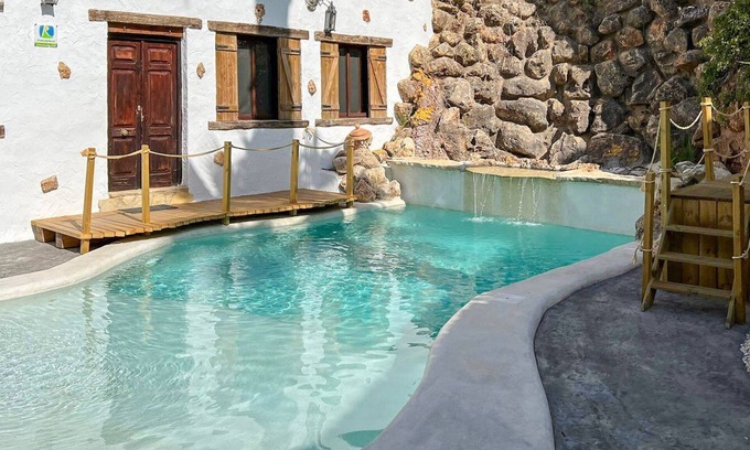 Iznajar Villa | Casa de La Cascada Iznájar by Ruralidays