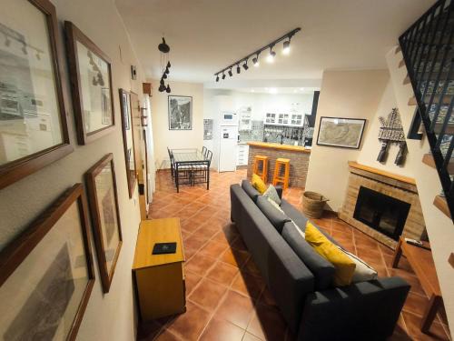 Benaocaz House | Casa de la esquina