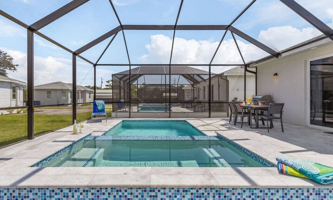 Bonita Springs House | Casa de Sol! Modern Pool/Spa Home!