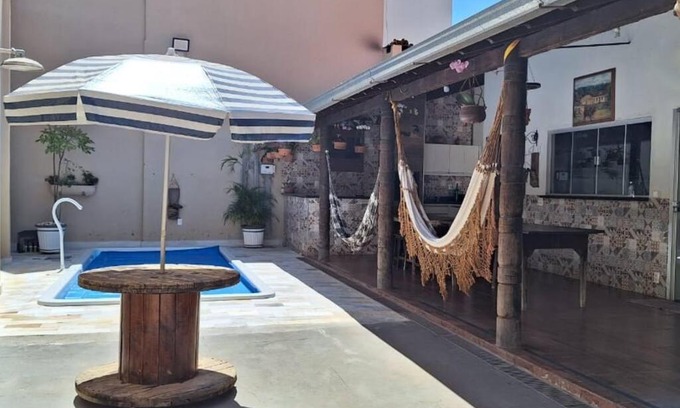 Lourdes House | Casa de Temporada Uberaba com Piscina