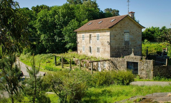 Bealo House | Casa de Turismo Rural Os Petroglifos