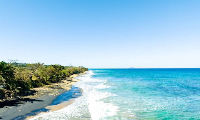 Rio Grande House | Casa Del Mar Beachfront House on quiet beach, surf out front, tidepools for kids