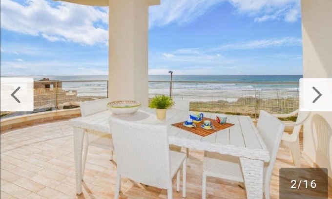 Cava dʼAliga House | Casa Elsa, the veranda overlooking the sea .