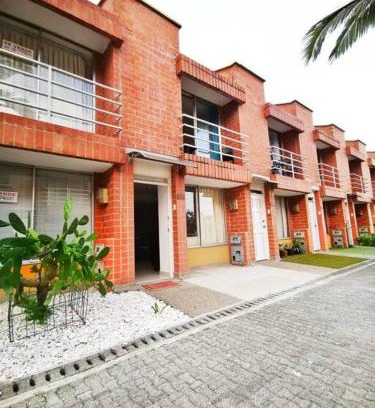 Pereira Apartment | Casa En Conjunto Con Piscina By Parceros Group