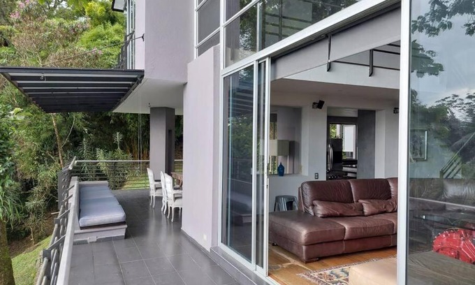 Medellin Villa | Casa en la montaña con hermosa vista a Medellín