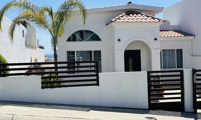 El Sauzal House | CASA ENTREMAR... Y VINO (Gastronomia, vino, cerveza artesanal y surf a la puerta