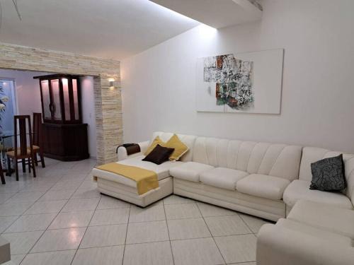 Praia do Jardim House | Casa familiar condomínio fechado