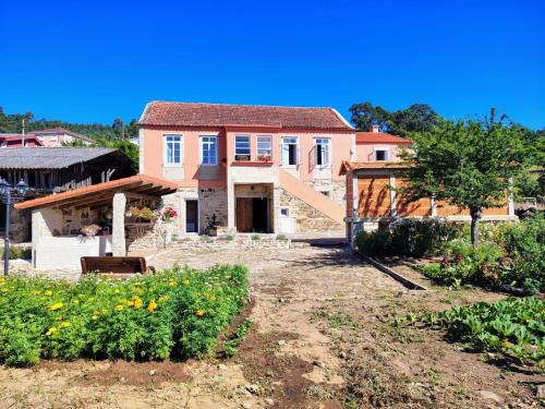 Tabagon House | Casa Folhas Novas