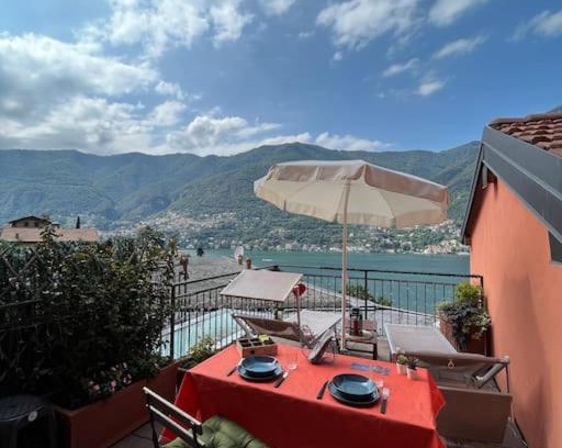 Torno House | Casa Giulietta Torno with lake view terrace