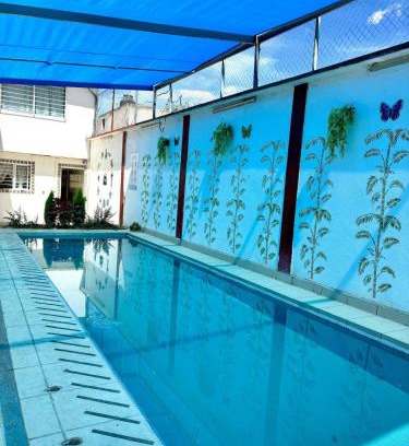 San Luis Potosi House | Casa grande céntrica con alberca