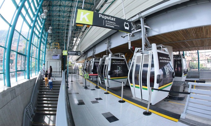 Popular House | Casa Grande Medellin Comuna 1