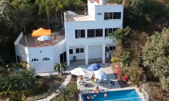 Tequesquitengo House | Casa grande rustica en zona dorada cerca de restaurantes y hoteles conbuenavista