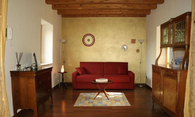 Borgo Milano Apartment | Casa Jasmin, 2 floors, private garden