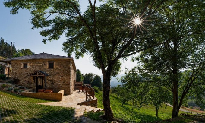 A Pontenova Apartment | Casa Liñeiras