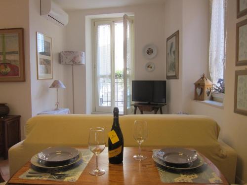 Iseo Apartment | Casa Manù with private parking