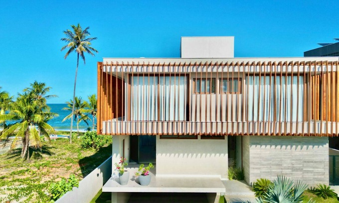 Canto do Mar House | Casa Mar 49 Beachfront Mansion With 8 Suites in Guarajuba Paraíso Condominium