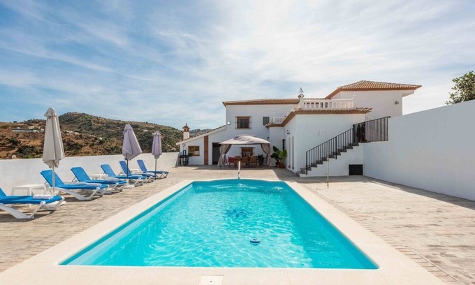 Almogia Villa | Casa Mari de Almogía by Ruralidays