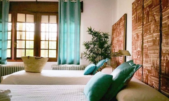 Escalona del Prado Ski Chalet | Casa moderna con gran cocina y piscina cerca de Las Hoces del rio Duratón.