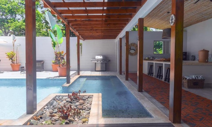 Chiguata House | Casa Mona - Full Property Rental