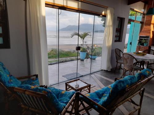 Bairro da Enseada House | Casa na praia em São Sebastião