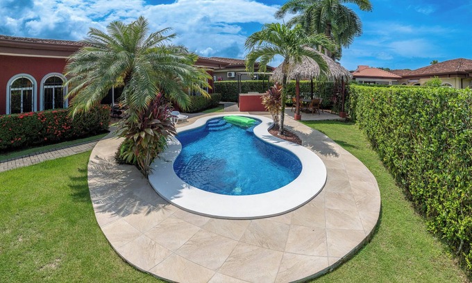 Bejuco House | Casa Oasis - Beachside home with Private Pool