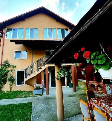 Jiblea Veche House | Casa Ostrov