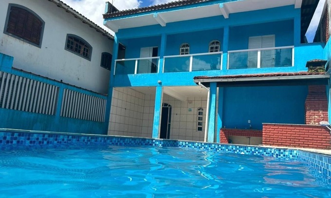 Itanhaem House | Casa pé na Areia a 50m do mar Piscina Grande, Casa Para Famílias até 20 Pessoas